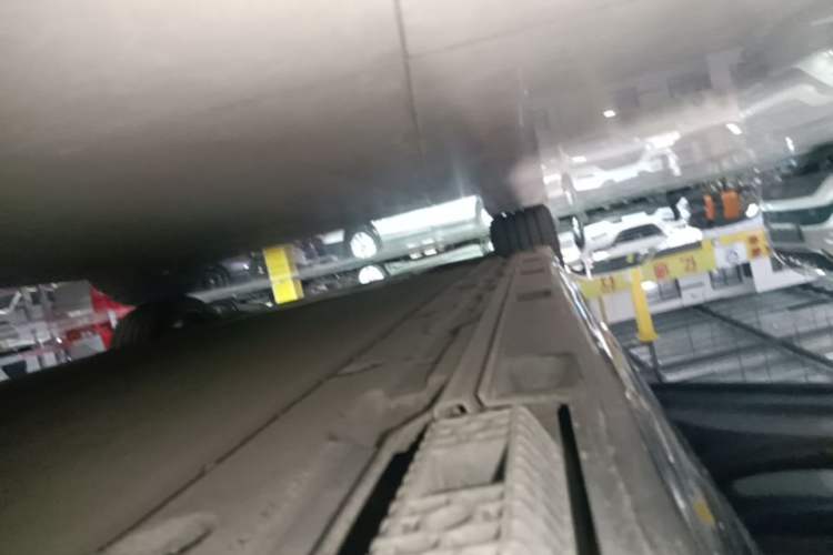 Used Xiaomi Auto SU7 2024 Rear-Drive Ultra-Long Range Advanced Pro-Level Intelligent Driving Version Left Side Sill