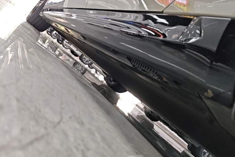 Used Xiaomi Auto SU7 2024 Rear-Drive Ultra-Long Range Advanced Pro-Level Intelligent Driving Version Left Side Sill
