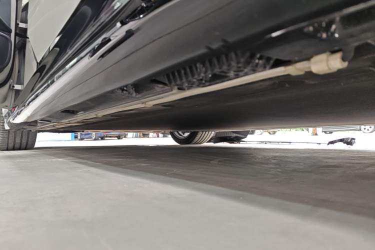 Used Xiaomi Auto SU7 2024 Four-Wheel Drive Ultra-Long Range Advanced Intelligent Driving Max Edition Left Side Sill