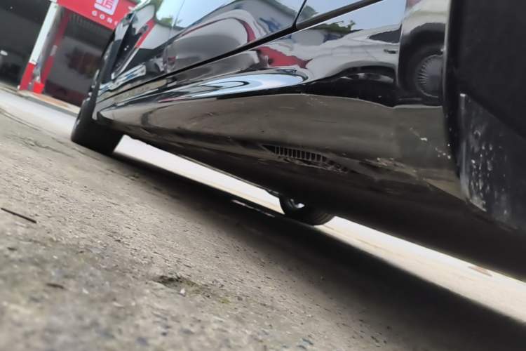 Used Xiaomi Auto SU7 2024 Four-Wheel Drive Ultra-Long Range Advanced Intelligent Driving Max Edition Left Side Sill