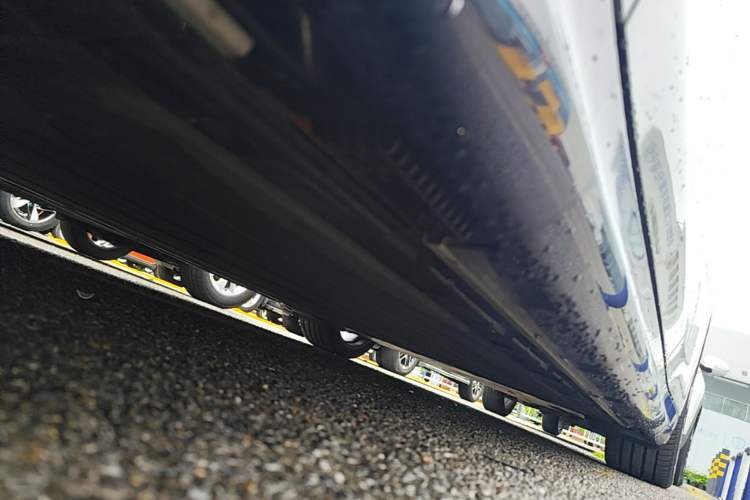 Used Xiaomi Auto SU7 2024 Rear-Drive Long-Range Intelligent Driving Version Left Side Sill