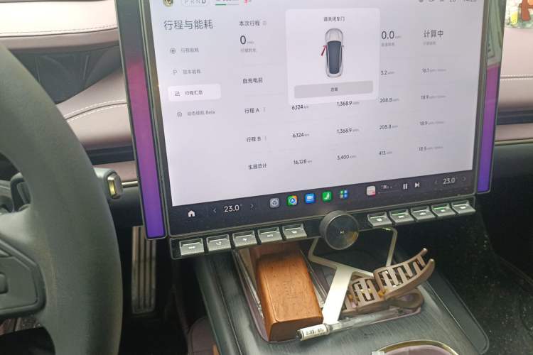 Used Xiaomi Auto SU7 2024 Four-Wheel Drive Ultra-Long Range Advanced Intelligent Driving Max Edition Odometer Close Up