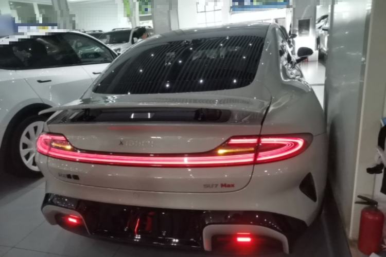 Used Xiaomi Auto SU7 2024 Four-Wheel Drive Ultra-Long Range Advanced Intelligent Driving Max Edition Rear