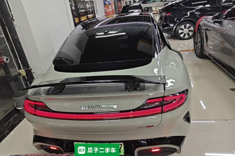 Used Xiaomi Auto SU7 2024 Four-Wheel Drive Ultra-Long Range Advanced Intelligent Driving Max Edition Rear