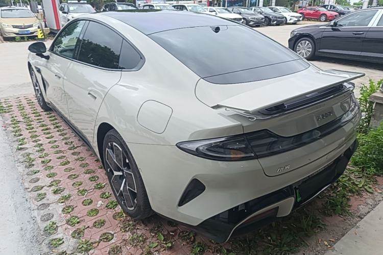 Used Xiaomi Auto SU7 2024 Rear-Drive Ultra-Long Range Advanced Pro-Level Intelligent Driving Version Rear Left 45 Deg