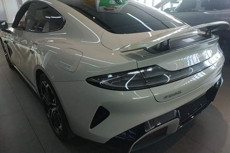 Used Xiaomi Auto SU7 2024 Four-Wheel Drive Ultra-Long Range Advanced Intelligent Driving Max Edition Rear Left 45 Deg