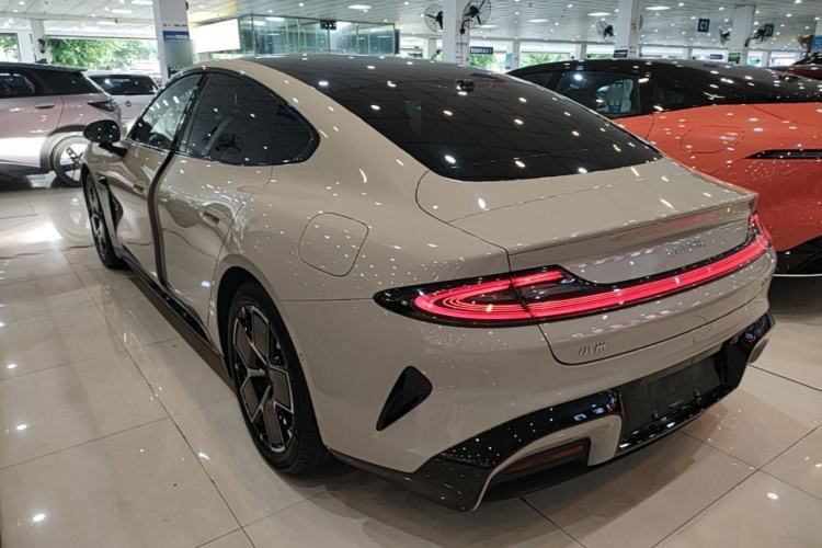 Used Xiaomi Auto SU7 2024 Rear-Drive Long-Range Intelligent Driving Version Rear Left 45 Deg