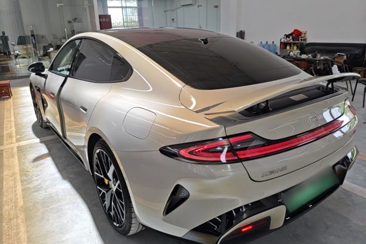 Used Xiaomi Auto SU7 2024 Four-Wheel Drive Ultra-Long Range Advanced Intelligent Driving Max Edition Rear Left 45 Deg