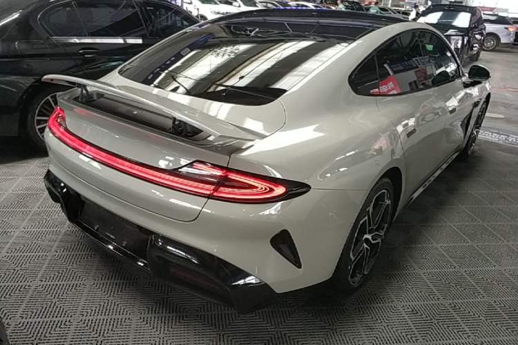 Used Xiaomi Auto SU7 2024 Rear-Drive Ultra-Long Range Advanced Pro-Level Intelligent Driving Version Rear Right 45 Deg