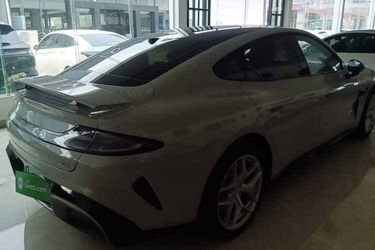 Used Xiaomi Auto SU7 2024 Rear-Drive Ultra-Long Range Advanced Pro-Level Intelligent Driving Version Rear Right 45 Deg