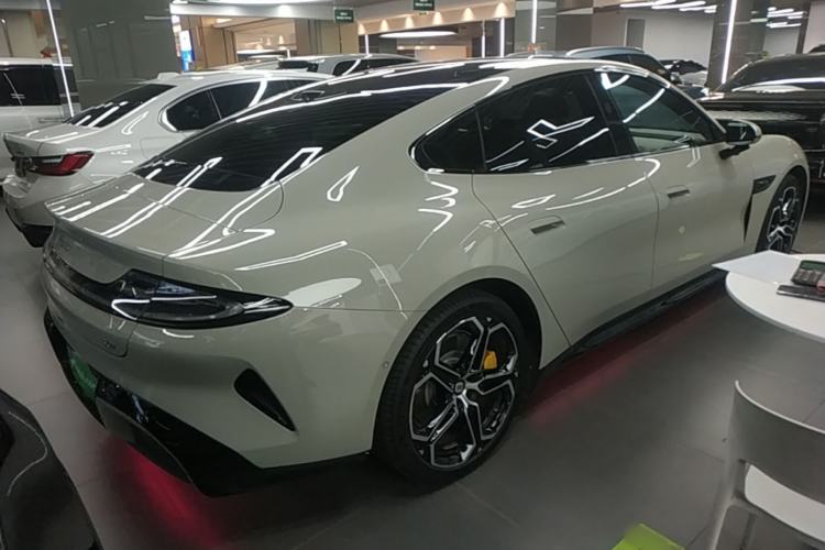 Used Xiaomi Auto SU7 2024 Rear-Drive Ultra-Long Range Advanced Pro-Level Intelligent Driving Version Rear Right 45 Deg