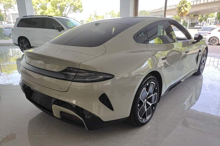 Used Xiaomi Auto SU7 2024 Rear-Drive Ultra-Long Range Advanced Pro-Level Intelligent Driving Version Rear Right 45 Deg