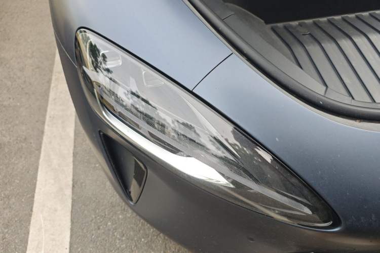Used Xiaomi Auto SU7 2024 Four-Wheel Drive Ultra-Long Range Advanced Intelligent Driving Max Edition Right Front Headlight