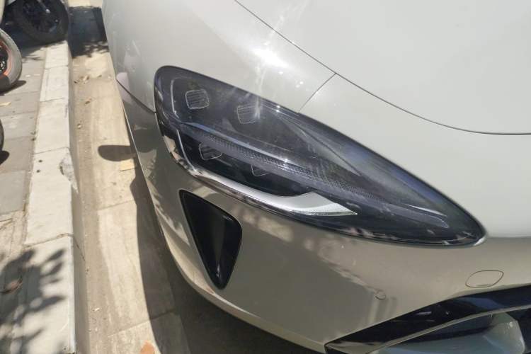 Used Xiaomi Auto SU7 2024 Rear-Drive Standard Founder Edition Right Front Headlight