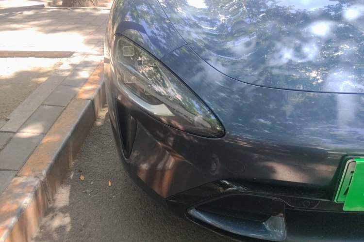 Used Xiaomi Auto SU7 2024 Four-Wheel Drive Ultra-Long Range Advanced Intelligent Driving Max Edition Right Front Headlight