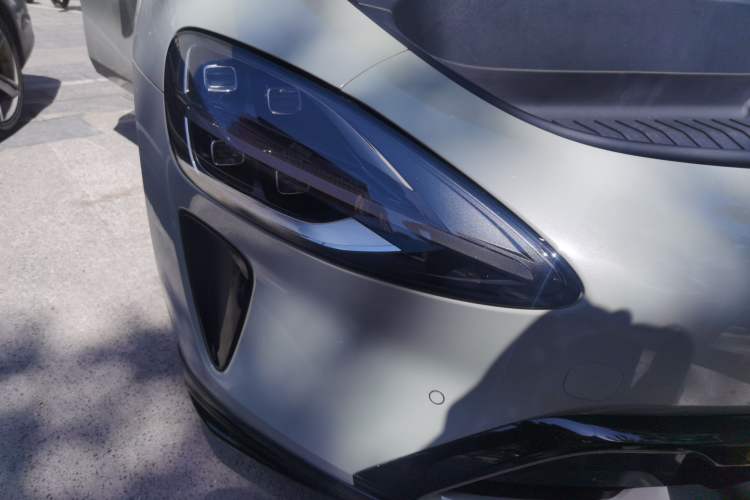Used Xiaomi Auto SU7 2024 Four-Wheel-Drive Max Founder's Edition Right Front Headlight