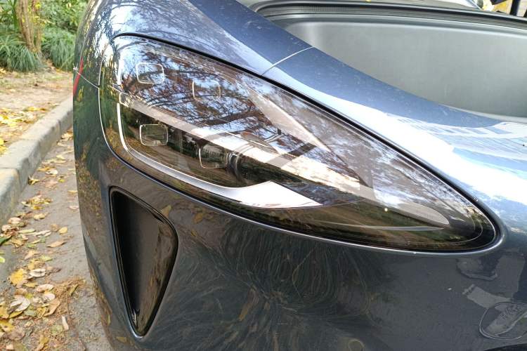 Used Xiaomi Auto SU7 2024 Rear-Drive Standard Founder Edition Right Front Headlight