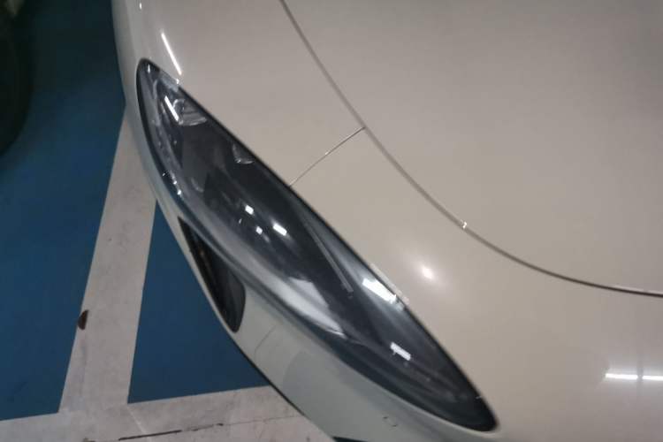Used Xiaomi Auto SU7 2024 Four-Wheel Drive Ultra-Long Range Advanced Intelligent Driving Max Edition Right Front Headlight