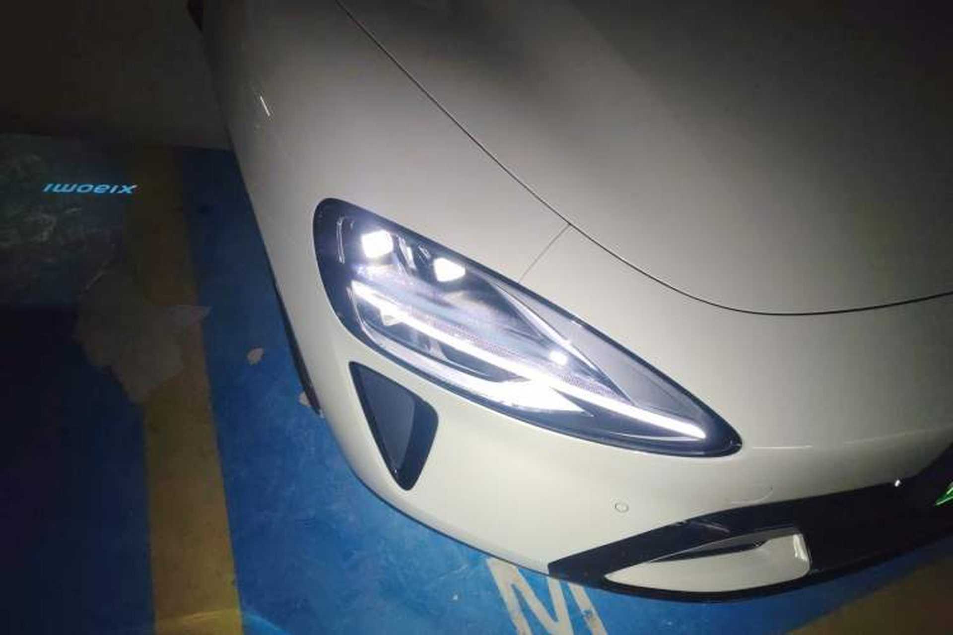 Used Xiaomi Auto SU7 2024 Four-Wheel Drive Ultra-Long Range Advanced Intelligent Driving Max Edition Right Front Headlight