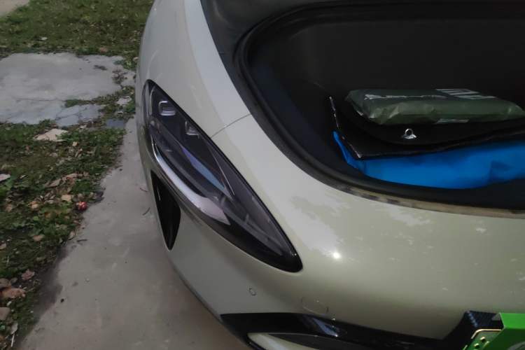 Used Xiaomi Auto SU7 2024 Rear-Drive Long-Range Intelligent Driving Version Right Front Headlight