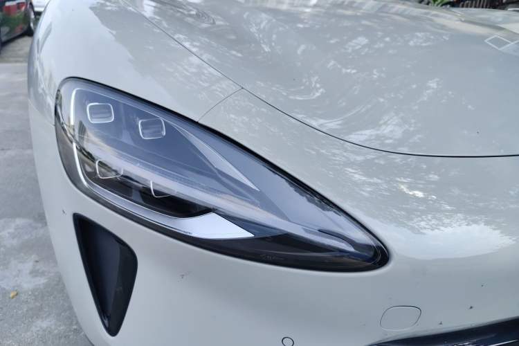 Used Xiaomi Auto SU7 2024 Rear-Drive Long-Range Intelligent Driving Version Right Front Headlight