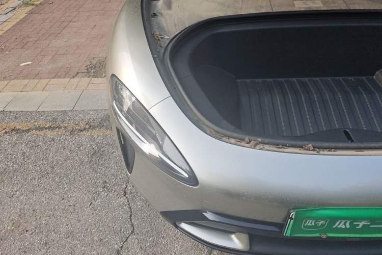 Used Xiaomi Auto SU7 2024 Rear-Drive Long-Range Intelligent Driving Version Right Front Headlight