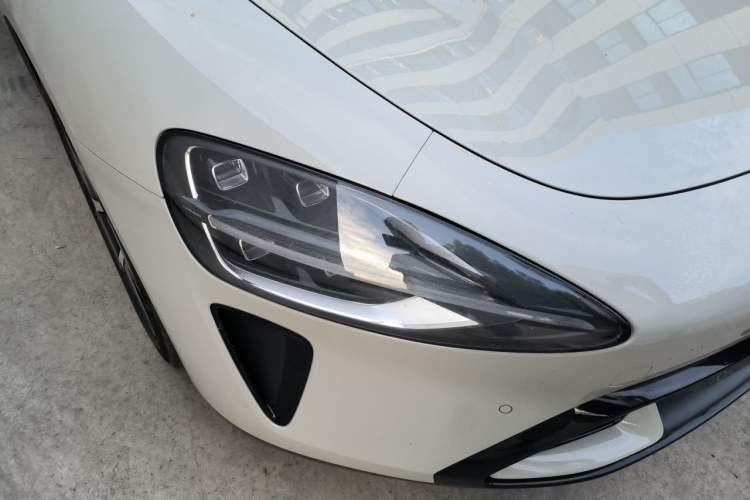 Used Xiaomi Auto SU7 2024 Rear-Drive Long-Range Intelligent Driving Version Right Front Headlight