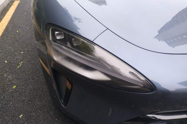 Used Xiaomi Auto SU7 2024 Four-Wheel Drive Ultra-Long Range Advanced Intelligent Driving Max Edition Right Front Headlight