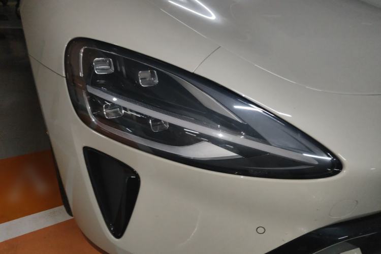 Used Xiaomi Auto SU7 2024 Rear-Drive Ultra-Long Range Advanced Pro-Level Intelligent Driving Version Right Front Headlight