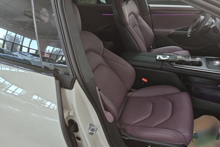 Used Xiaomi Auto SU7 2024 Rear-Drive Long-Range Intelligent Driving Version Right Front Seat