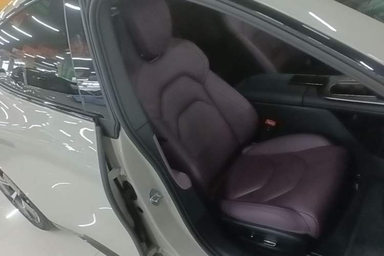 Used Xiaomi Auto SU7 2024 Rear-Drive Long-Range Intelligent Driving Version Right Front Seat