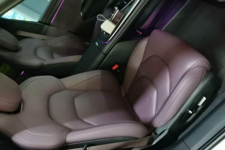 Used Xiaomi Auto SU7 2024 Four-Wheel Drive Ultra-Long Range Advanced Intelligent Driving Max Edition Right Front Seat