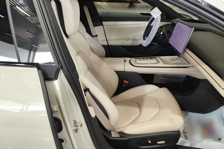 Used Xiaomi Auto SU7 2024 Four-Wheel Drive Ultra-Long Range Advanced Intelligent Driving Max Edition Right Front Seat