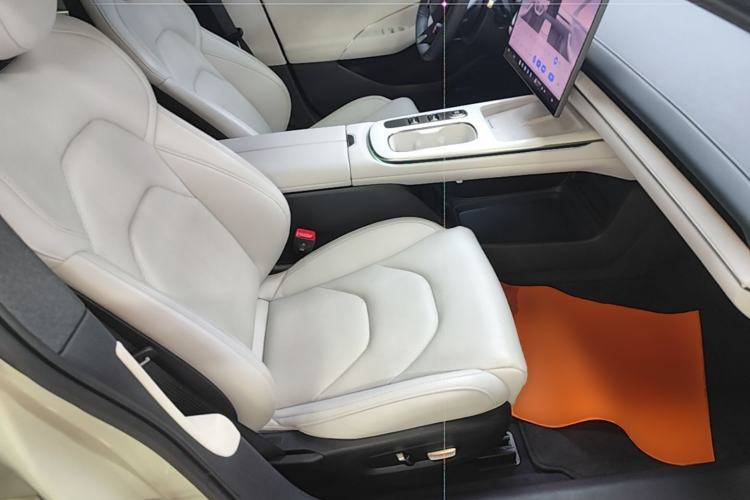 Used Xiaomi Auto SU7 2024 Rear-Drive Long-Range Intelligent Driving Version Right Front Seat