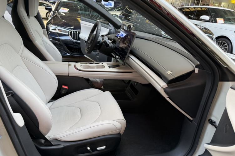 Used Xiaomi Auto SU7 2024 Rear-Drive Long-Range Intelligent Driving Version Right Front Seat