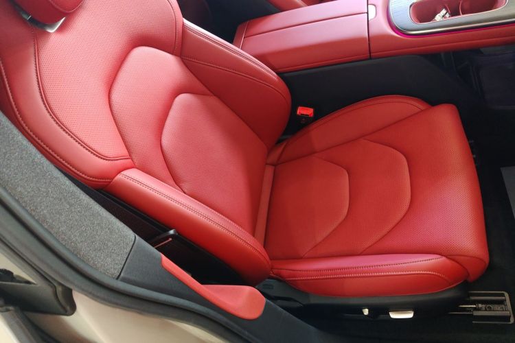 Used Xiaomi Auto SU7 2024 Rear-Drive Long-Range Intelligent Driving Version Right Front Seat