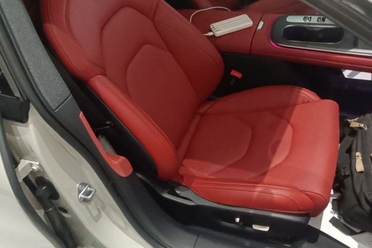Used Xiaomi Auto SU7 2024 Rear-Drive Long-Range Intelligent Driving Version Right Front Seat