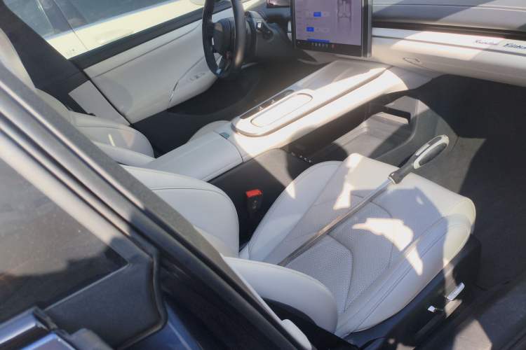 Used Xiaomi Auto SU7 2024 Rear-Drive Long-Range Intelligent Driving Version Right Front Seat