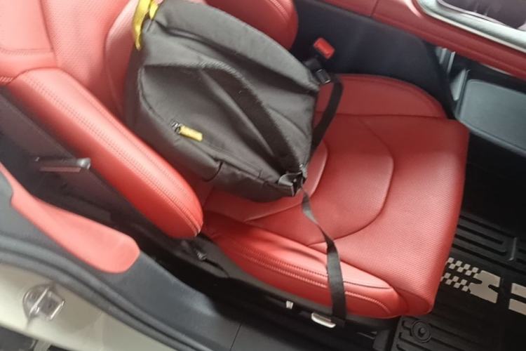 Used Xiaomi Auto SU7 2024 Four-Wheel Drive Ultra-Long Range Advanced Intelligent Driving Max Edition Right Front Seat