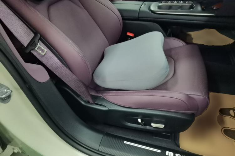 Used Xiaomi Auto SU7 2024 Four-Wheel Drive Ultra-Long Range Advanced Intelligent Driving Max Edition Right Front Seat