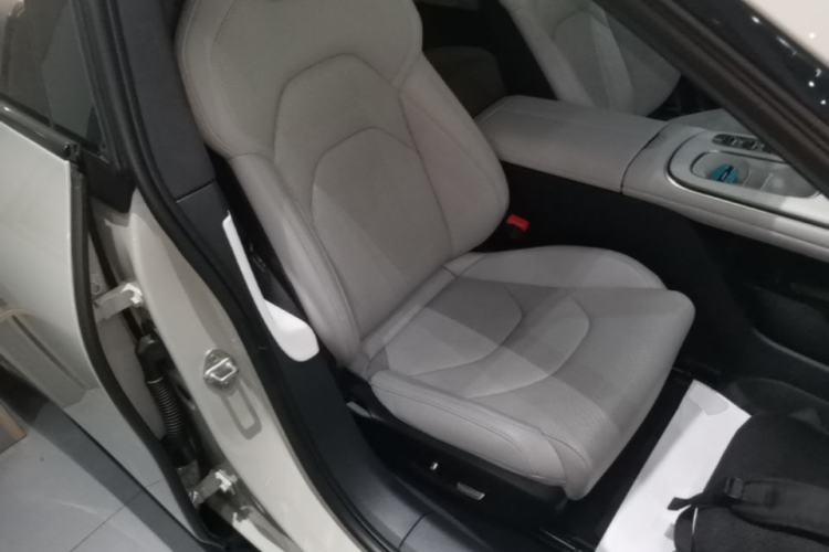 Used Xiaomi Auto SU7 2024 Four-Wheel Drive Ultra-Long Range Advanced Intelligent Driving Max Edition Right Front Seat