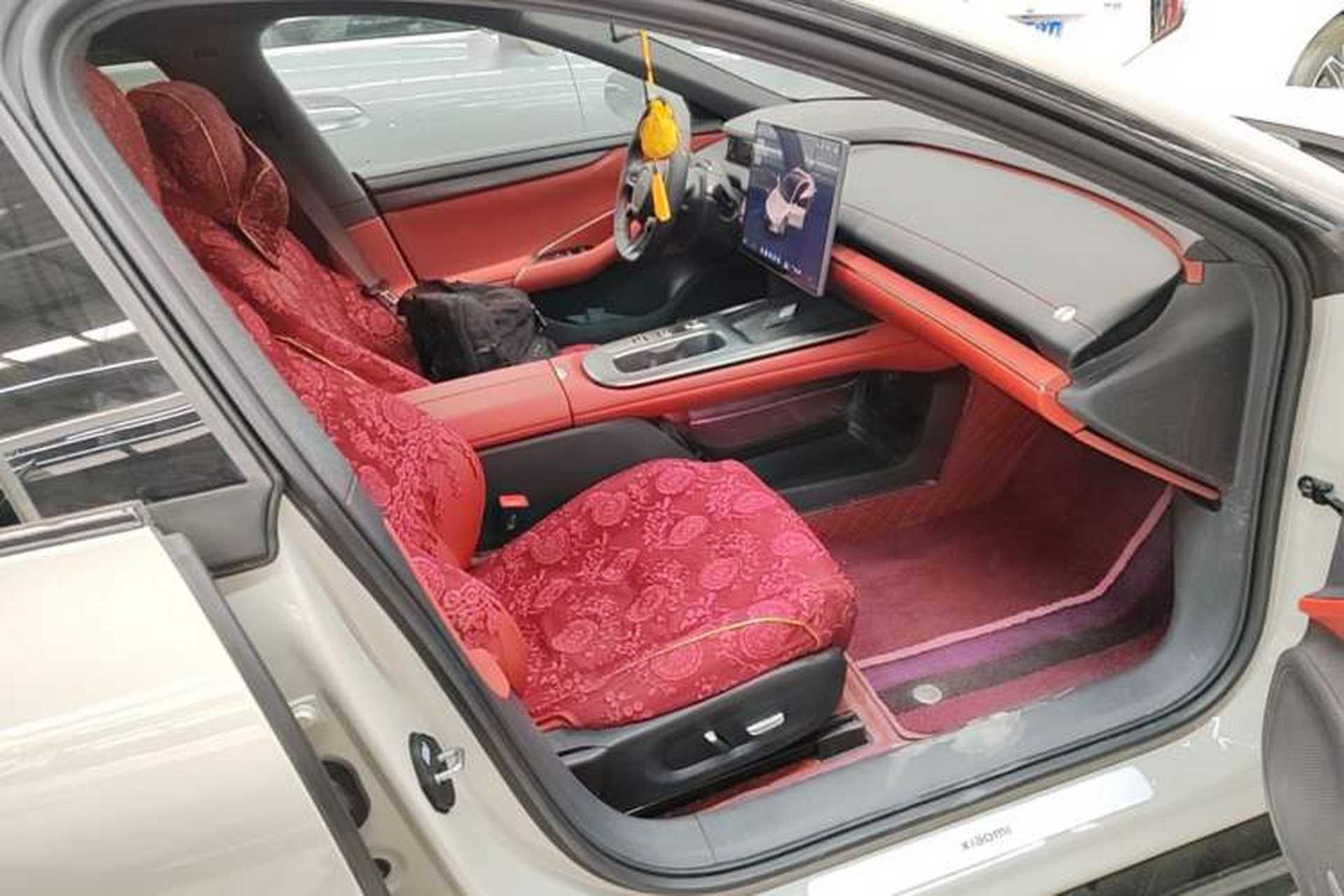 Used Xiaomi Auto SU7 2024 Rear-Drive Long-Range Intelligent Driving Version Right Front Seat