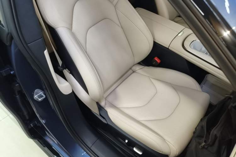Used Xiaomi Auto SU7 2024 Four-Wheel Drive Ultra-Long Range Advanced Intelligent Driving Max Edition Right Front Seat