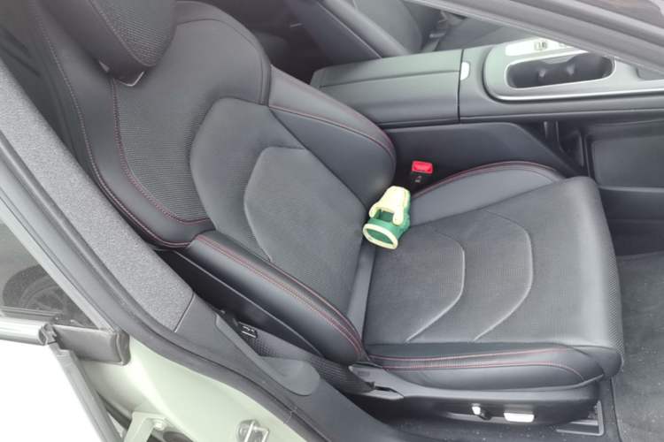 Used Xiaomi Auto SU7 2024 Rear-Drive Standard Founder Edition Right Front Seat
