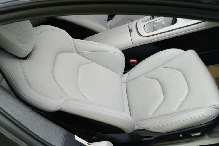 Used Xiaomi Auto SU7 2024 Rear-Drive Ultra-Long Range Advanced Pro-Level Intelligent Driving Version Right Front Seat