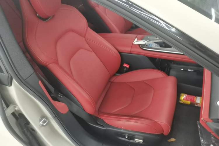 Used Xiaomi Auto SU7 2024 Rear-Drive Long-Range Intelligent Driving Version Right Front Seat