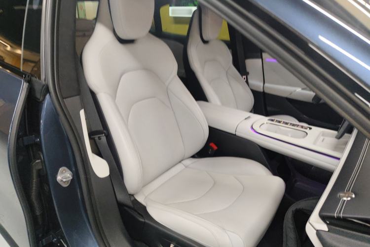 Used Xiaomi Auto SU7 2024 Four-Wheel Drive Ultra-Long Range Advanced Intelligent Driving Max Edition Right Front Seat