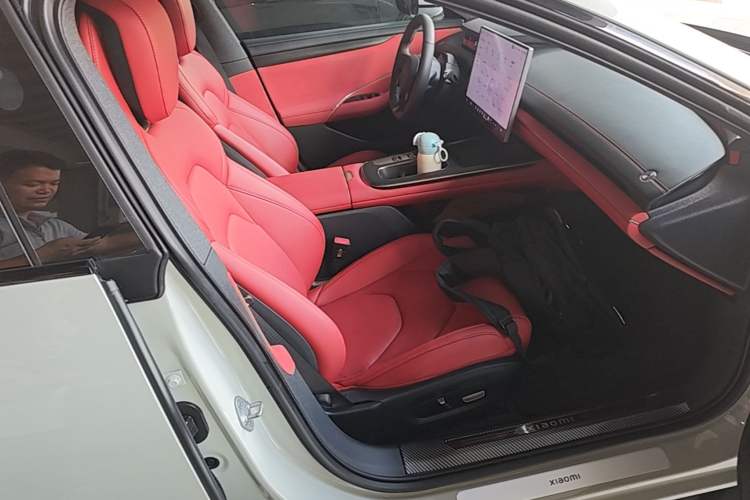 Used Xiaomi Auto SU7 2024 Rear-Drive Ultra-Long Range Advanced Pro-Level Intelligent Driving Version Right Front Seat