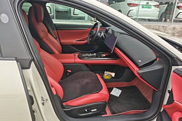 Used Xiaomi Auto SU7 2024 Rear-Drive Long-Range Intelligent Driving Version Right Front Seat