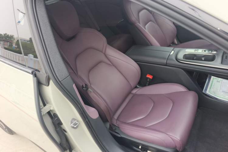 Used Xiaomi Auto SU7 2024 Rear-Drive Long-Range Intelligent Driving Version Right Front Seat